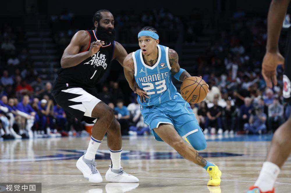 其背后都有 其背后都有